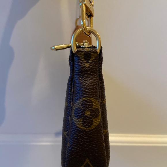 Louis Vuitton Mini Pochette AUTHENTIC/ NO FLAWS - Picture 14 of 15